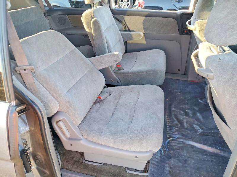 Photo 11 from auction – 2000 HONDA ODYSSEY with VIN 2HKRL1867YH532180