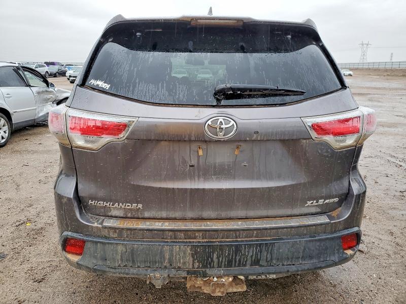 Photo 6 from auction – 2015 TOYOTA HIGHLANDER with VIN 5TDJKRFH0FS122847
