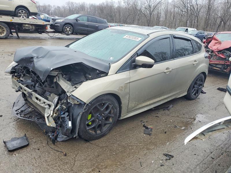 FORD FOCUS SE 2015 with VIN 1FADP3K25FL209728 - Photo from auction
