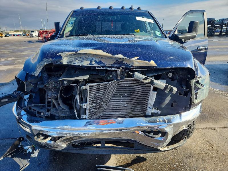 Photo 11 from auction – 2015 RAM 3500 with VIN 3C63RRHL4FG575395