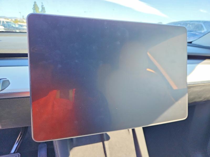 Photo 9 from auction – 2021 TESLA MODEL Y with VIN 5YJYGAEEXMF282292