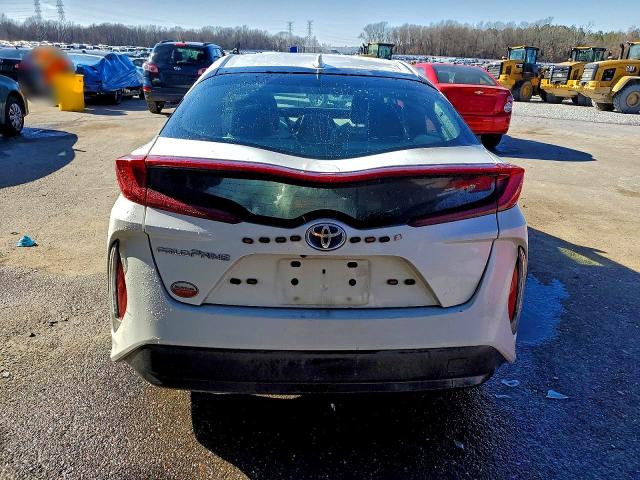 Photo 6 from auction – 2018 TOYOTA PRIUS PRIM with VIN JTDKARFPXJ3081748