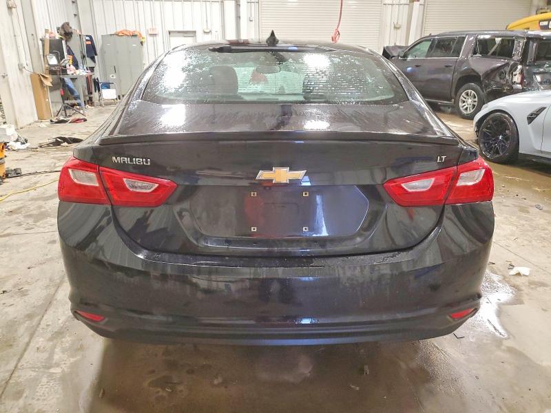 Photo 6 from auction – 2018 CHEVROLET MALIBU LT with VIN 1G1ZD5ST5JF235310