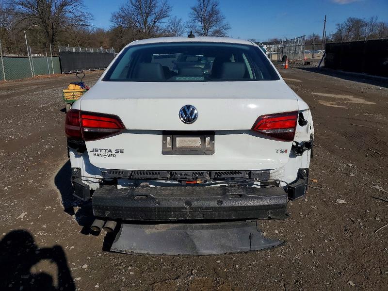 Zdjęcie 6 z aukcji – 2017 VOLKSWAGEN JETTA z VIN 3VWDB7AJ9HM404383