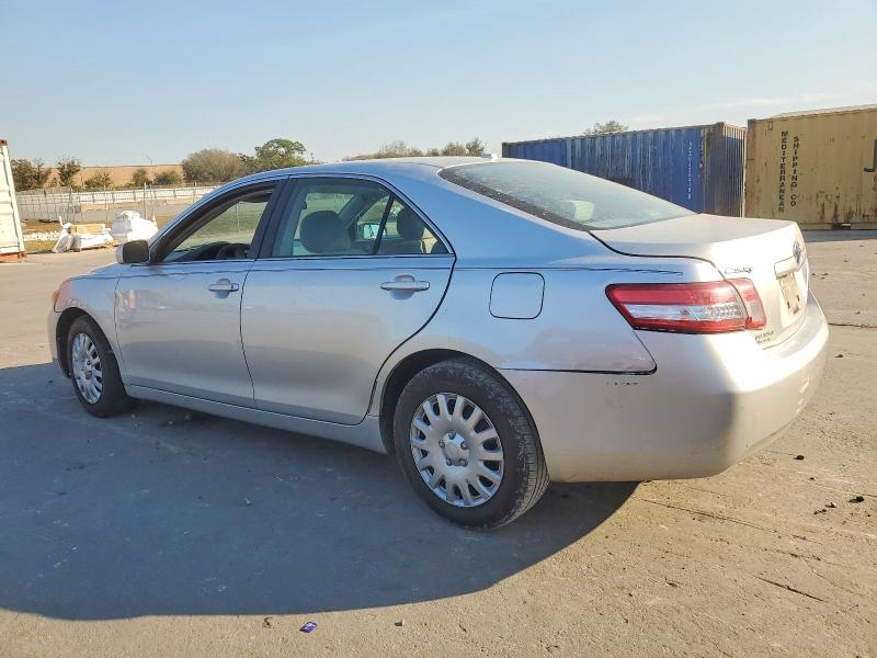 Photo 2 from auction – 2011 TOYOTA CAMRY BASE with VIN 4T1BF3EK6BU703662