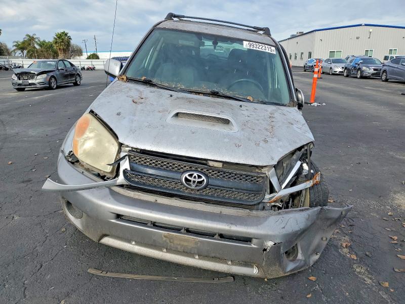 Photo 5 from auction – 2004 TOYOTA RAV4 with VIN JTEGD20V740035131