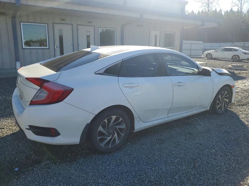 Photo 3 from auction – 2018 HONDA CIVIC with VIN 19XFC2F77JE038643
