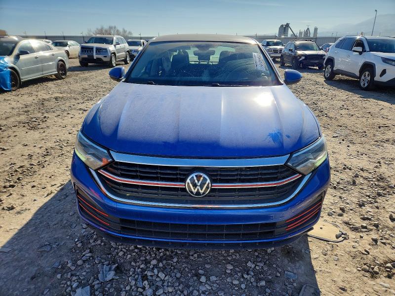 Photo 5 from auction – 2024 VOLKSWAGEN JETTA with VIN 3VW7M7BU2RM061174