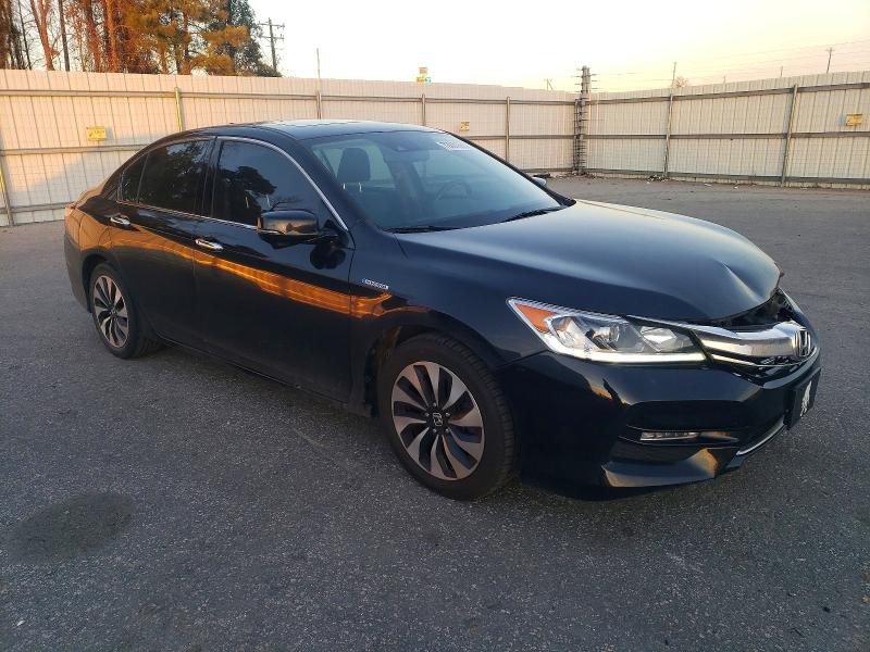 Photo 4 from auction – 2017 HONDA ACCORD with VIN JHMCR6F56HC005978
