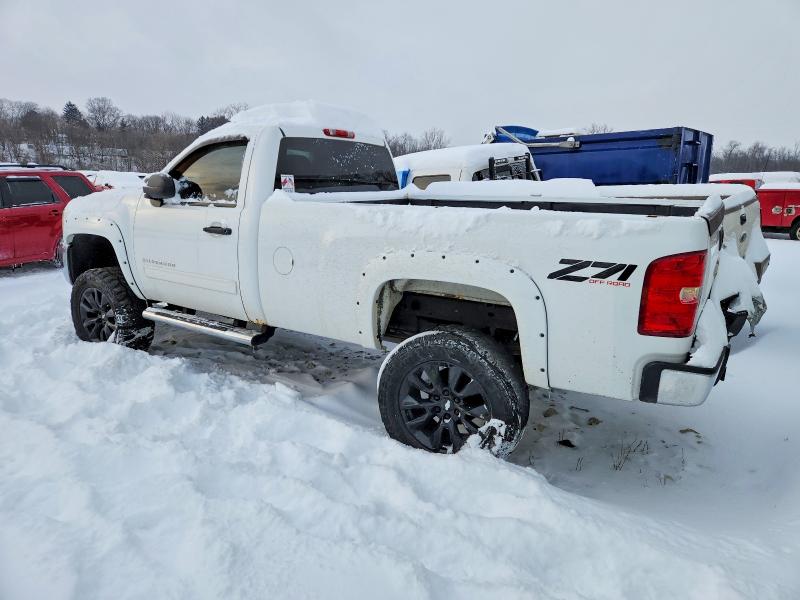 Photo 2 from auction – 2013 CHEVROLET SILVERADO with VIN 1GCNKSE06DZ220832