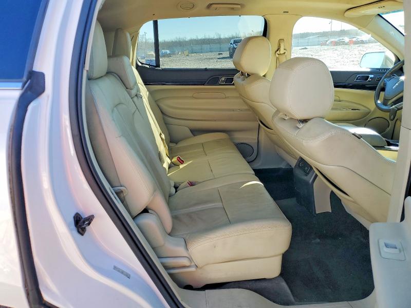 Photo 11 from auction – 2018 LINCOLN MKT with VIN 2LMHJ5AT4JBL02137