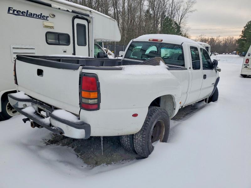 Photo 3 from auction – 2001 CHEVROLET SILVERADO with VIN 1GCJK39U41E254112