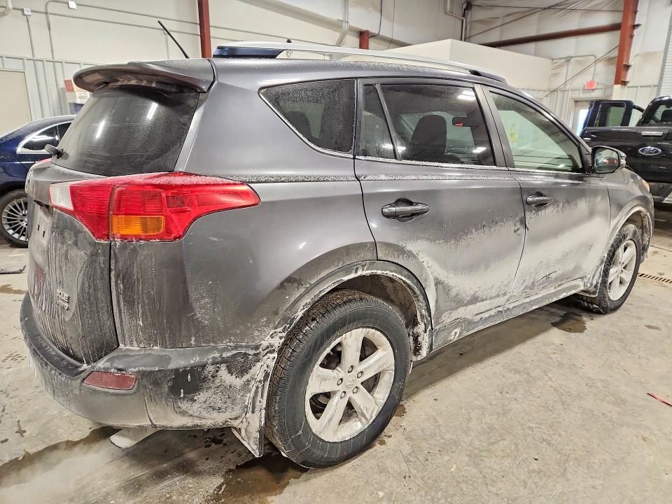 Photo 3 from auction – 2014 TOYOTA RAV4 XLE with VIN JTMRFREV6ED068141