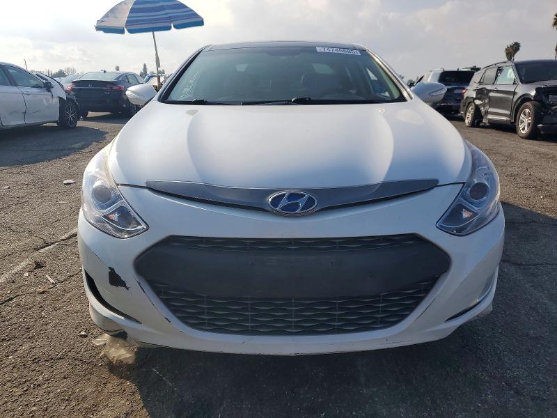 Photo 5 from auction – 2012 HYUNDAI SONATA with VIN KMHEC4A43CA030691