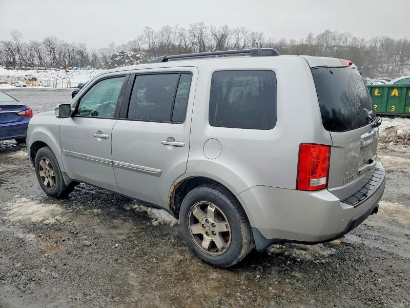Foto 2 de la subasta – 2011 HONDA PILOT TOUR con VIN 5FNYF4H90BB002282