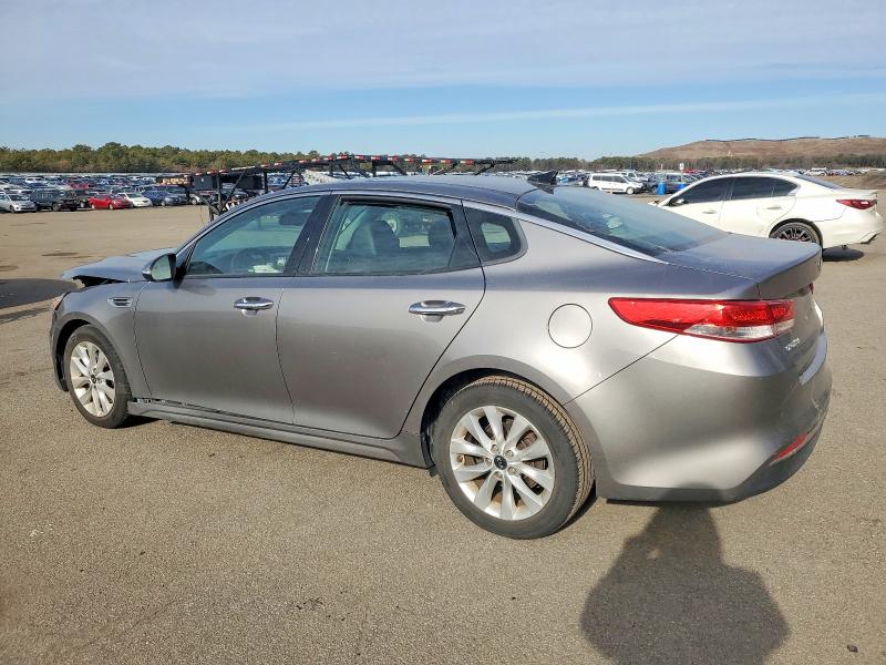 Photo 2 from auction – 2018 KIA OPTIMA with VIN 5XXGU4L34JG213257