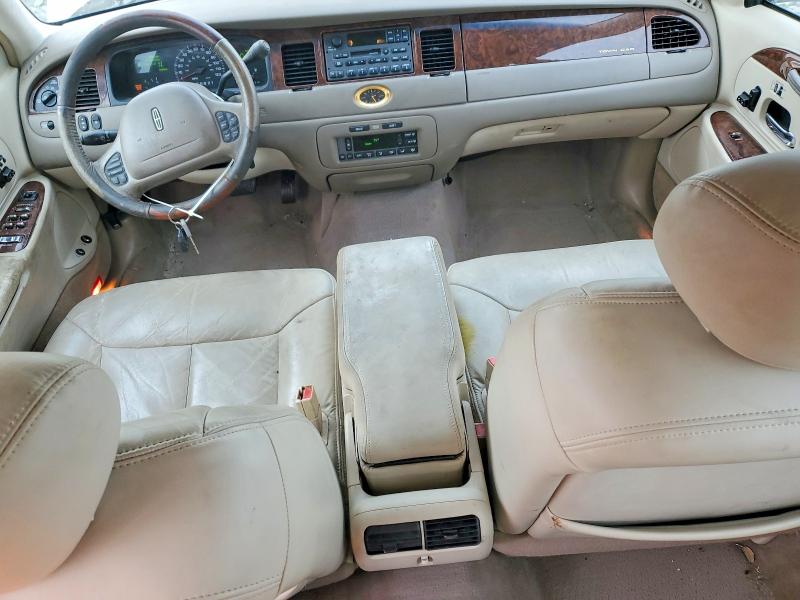 Photo 8 from auction – 2001 LINCOLN TOWN CAR with VIN 1LNHM83W31Y719666