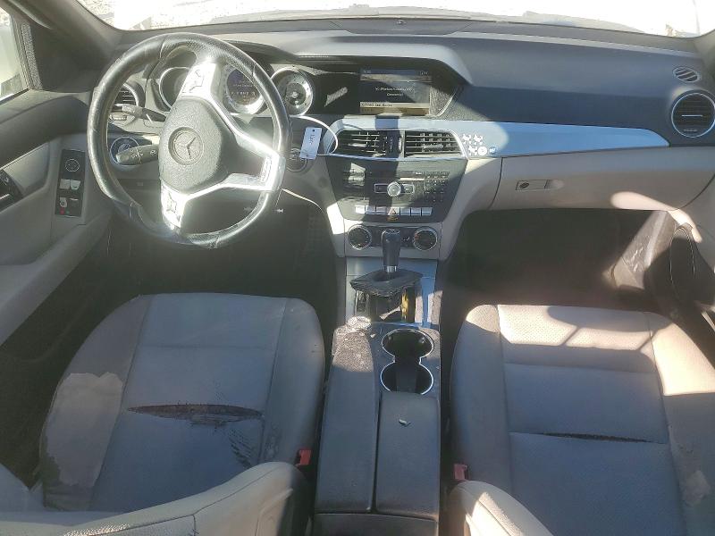Photo 8 from auction – 2012 MERCEDES-BENZ C with VIN WDDGF4HB9CA606413