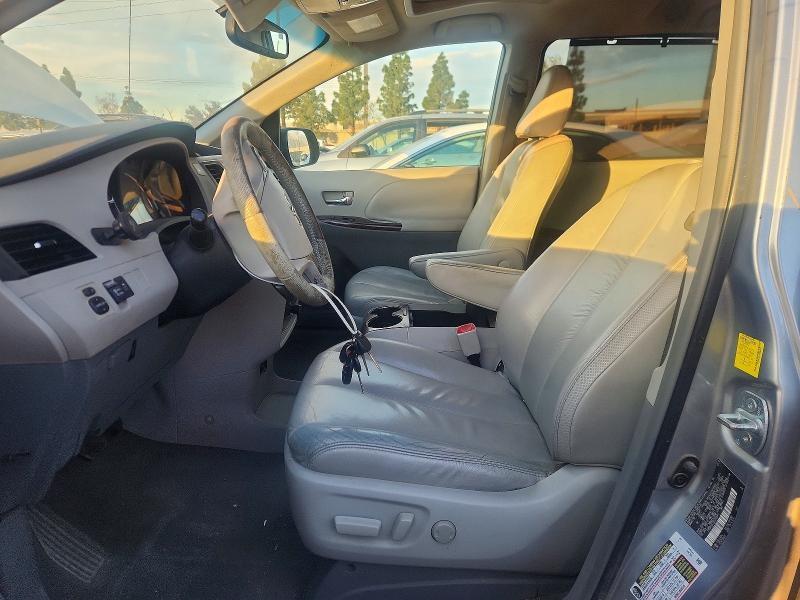Photo 7 from auction – 2011 TOYOTA SIENNA XLE with VIN 5TDDK3DC2BS009641