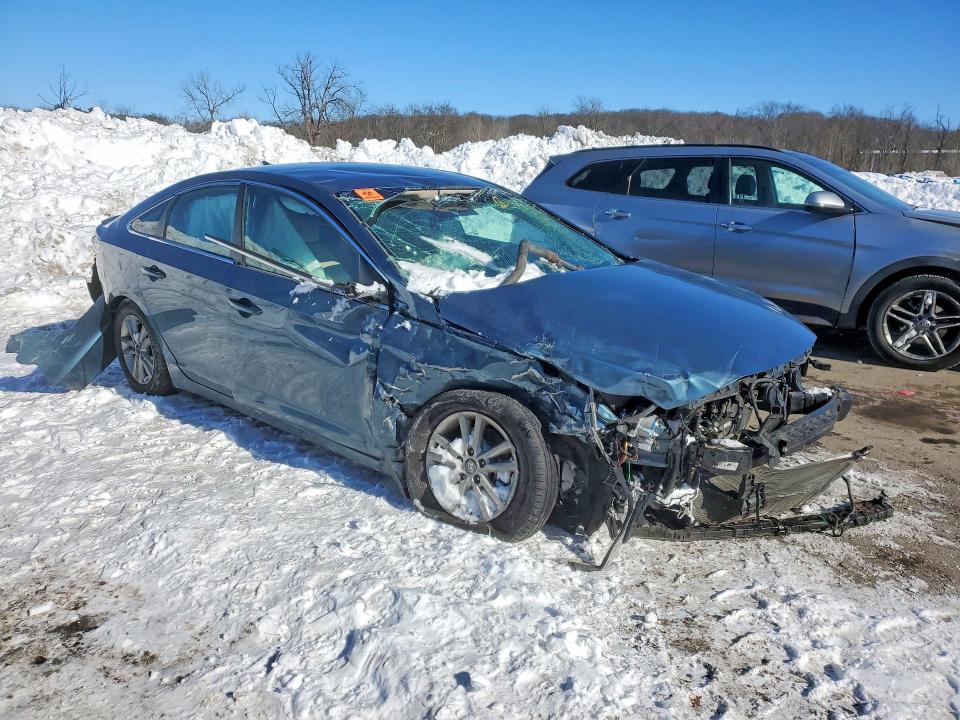 Photo 4 from auction – 2017 HYUNDAI SONATA SE with VIN 5NPE24AF6HH467772