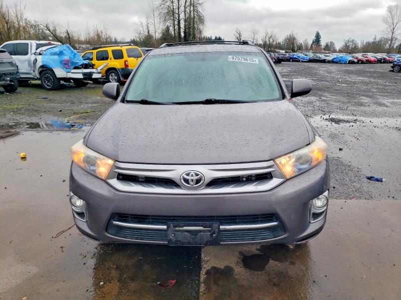Photo 5 from auction – 2011 TOYOTA HIGHLANDER with VIN JTEBC3EH0B2002785