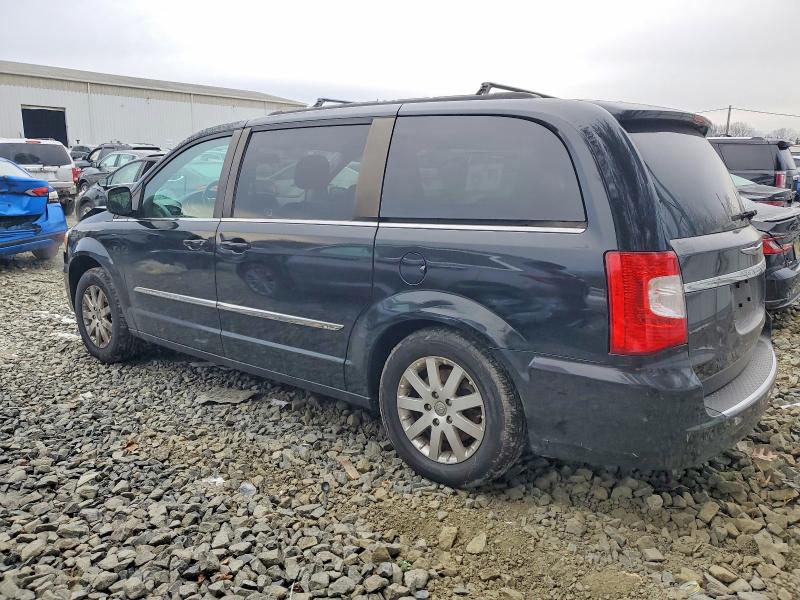 Photo 2 from auction – 2013 CHRYSLER TOWN & COU with VIN 2C4RC1BG0DR805250