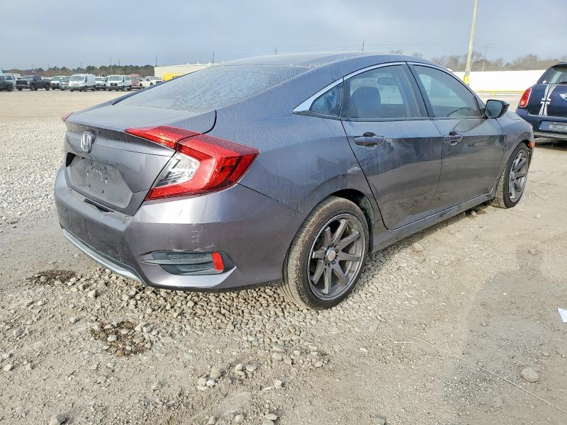 Photo 3 from auction – 2017 HONDA CIVIC LX with VIN 19XFC2F5XHE067174