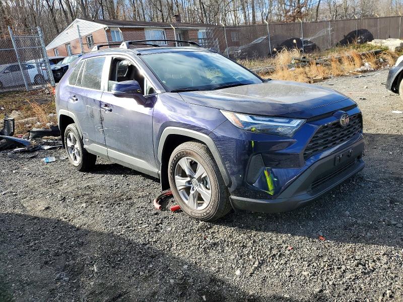 Photo 4 from auction – 2025 TOYOTA RAV4 XLE with VIN JTMRWRFVXSJ075010