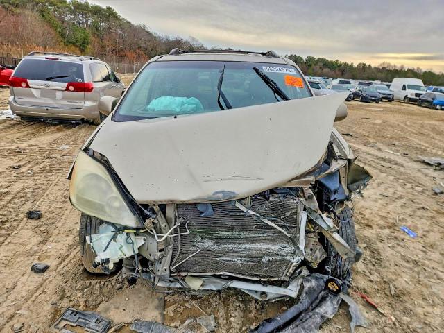 Photo 5 from auction – 2004 TOYOTA SIENNA with VIN 5TDZA22C64S185018