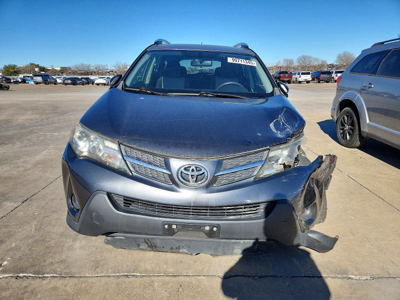 Photo 5 from auction – 2015 TOYOTA RAV4 LE with VIN JTMZFREV1FD066069