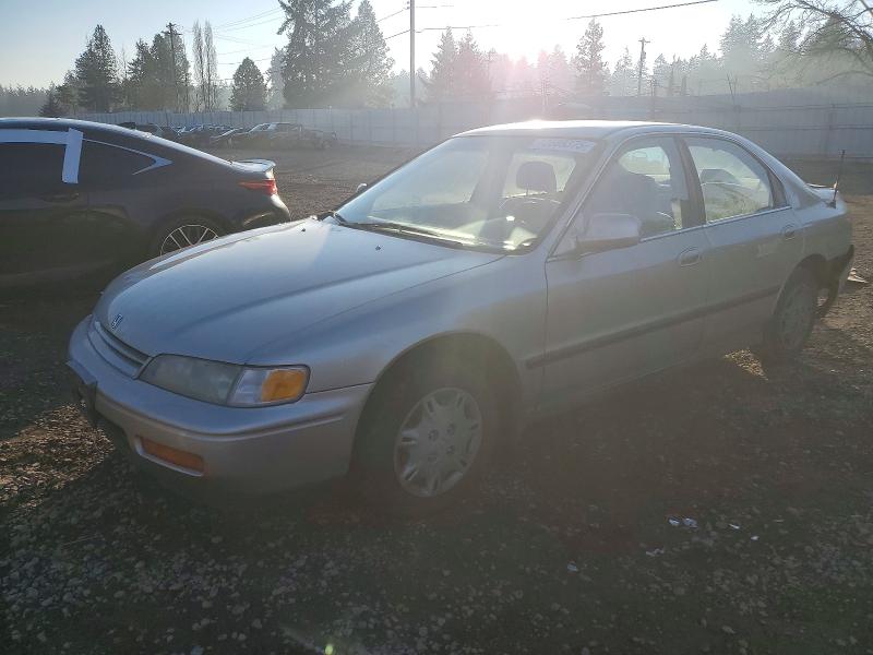 HONDA ACCORD LX 1995 with VIN 1HGCD5632SA123717 - Photo from auction