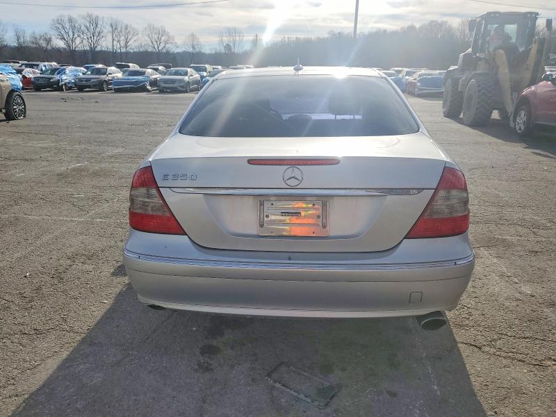 Photo 6 from auction – 2007 MERCEDES-BENZ E with VIN WDBUF56X17B108321