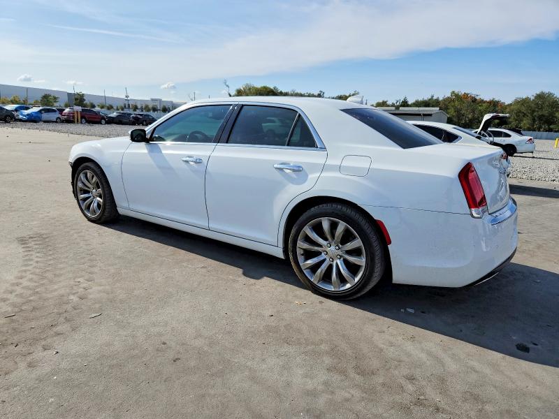 Photo 2 from auction – 2017 CHRYSLER 300C with VIN 2C3CCAEG6HH570371