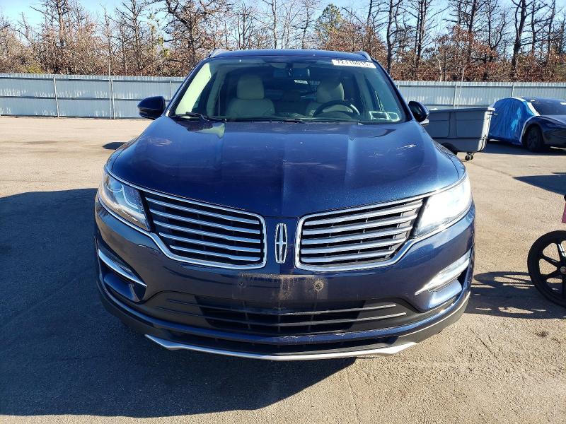 Photo 5 from auction – 2017 LINCOLN MKC SELECT with VIN 5LMCJ2D97HUL45313