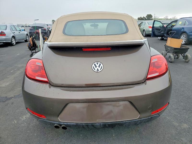 Photo 6 from auction – 2013 VOLKSWAGEN BEETLE with VIN 3VW5P7AT0DM830044