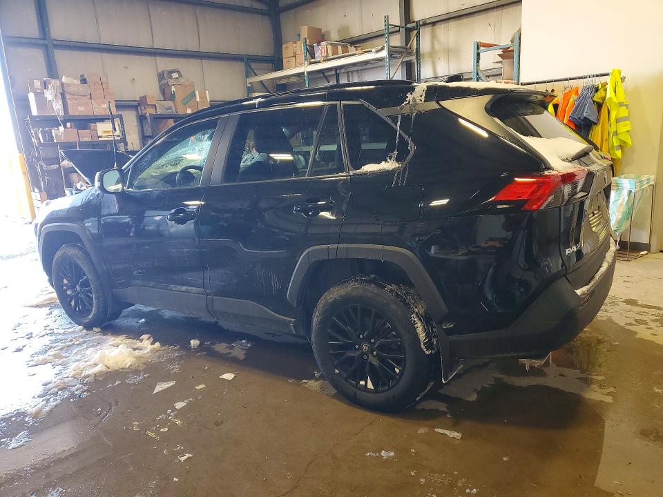 Photo 2 from auction – 2023 TOYOTA RAV4 XLE with VIN 2T3R1RFV0PC331664