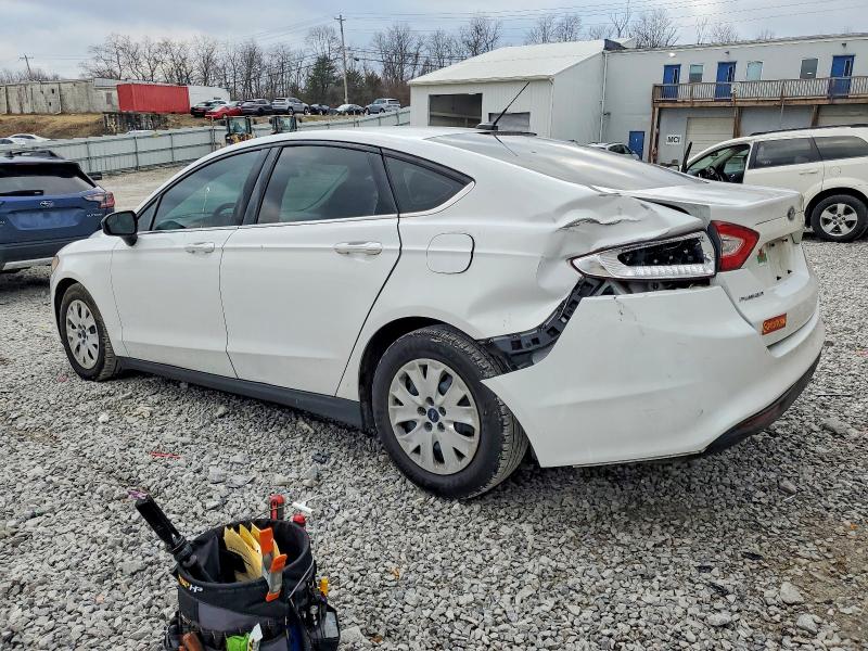Photo 2 from auction – 2014 FORD FUSION S with VIN 3FA6P0G70ER351755