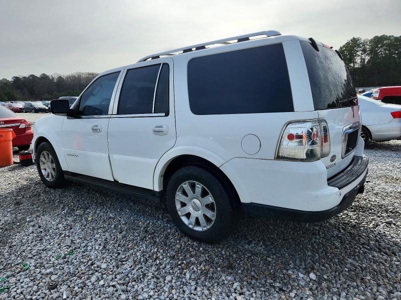 Photo 2 from auction – 2005 LINCOLN NAVIGATOR with VIN 5LMFU27555LJ15056