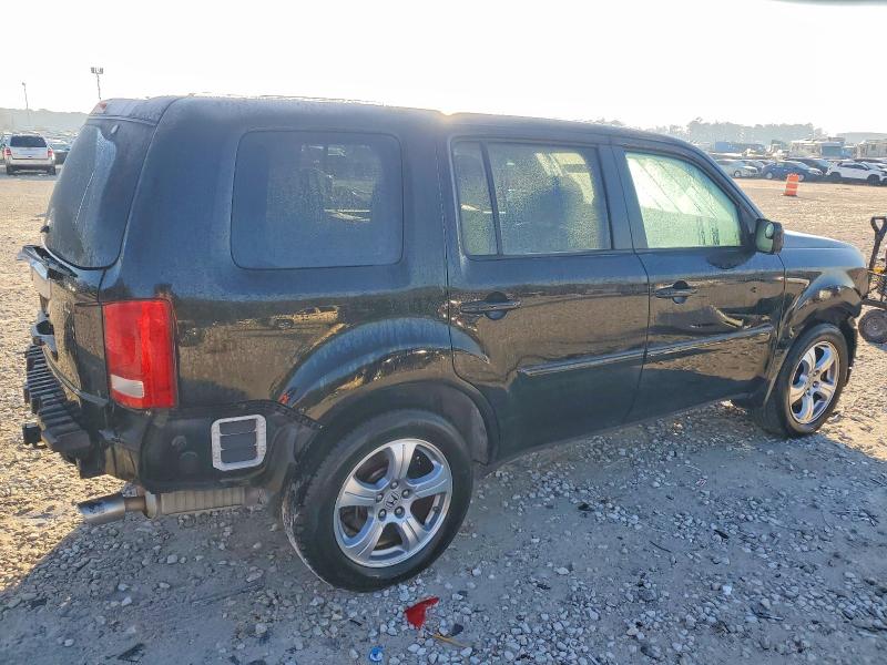 Photo 3 from auction – 2015 HONDA PILOT with VIN 5FNYF3H56FB015986