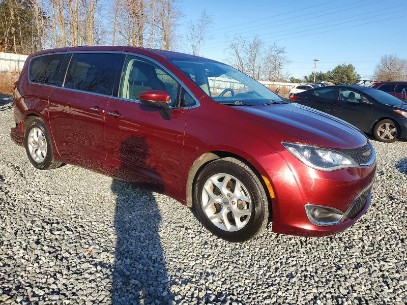 Photo 4 from auction – 2017 CHRYSLER PACIFICA with VIN 2C4RC1BG7HR844407