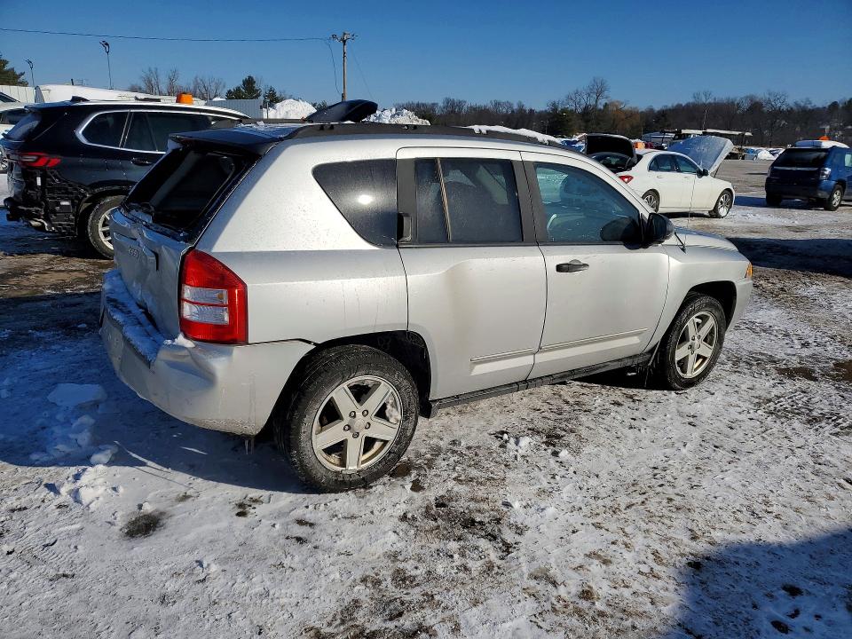 Photo 3 from auction – 2008 JEEP COMPASS with VIN 1J8FF47W48D686972