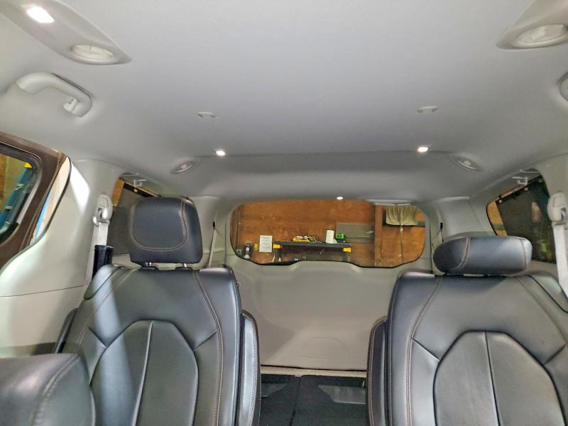 Photo 10 from auction – 2017 CHRYSLER PACIFICA T with VIN 2C4RC1BGXHR569812