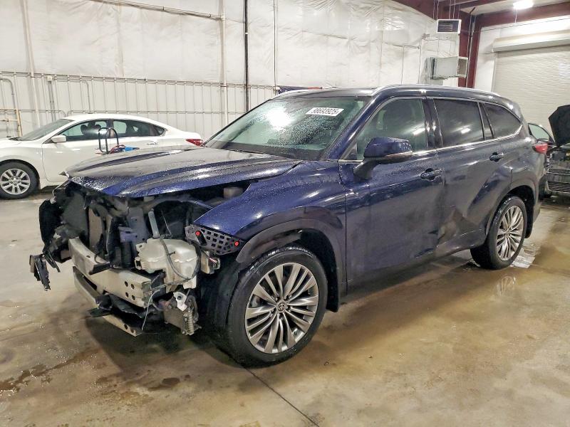 TOYOTA HIGHLANDER 2021 with VIN 5TDFZRBHXMS111407 - Photo from auction