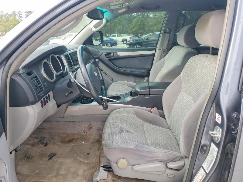 Photo 7 from auction – 2005 TOYOTA 4RUNNER SR with VIN JTEZU14R050061622