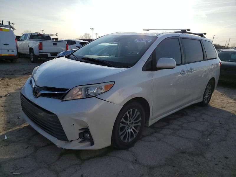 TOYOTA SIENNA 2018 with VIN 5TDYZ3DC9JS906029 - Photo from auction