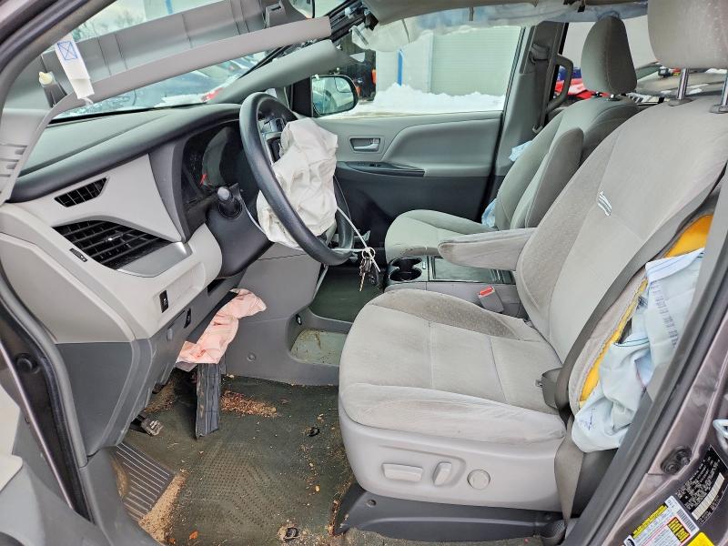 Photo 7 from auction – 2017 TOYOTA SIENNA LE with VIN 5TDKZ3DC1HS793466