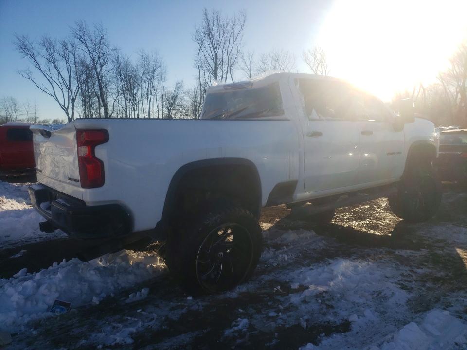 Photo 3 from auction – 2022 CHEVROLET SILVERADO with VIN 1GC4YME73NF147912
