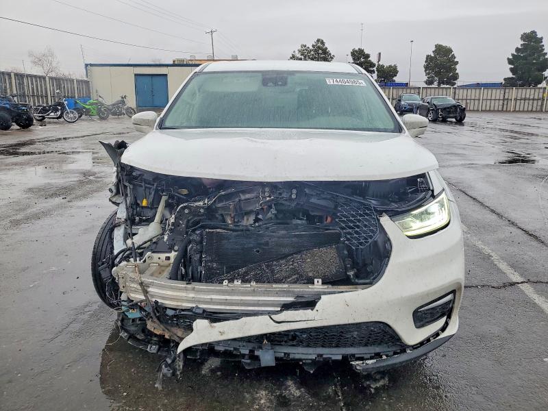 Photo 5 from auction – 2022 CHRYSLER PACIFICA with VIN 2C4RC1L72NR143719