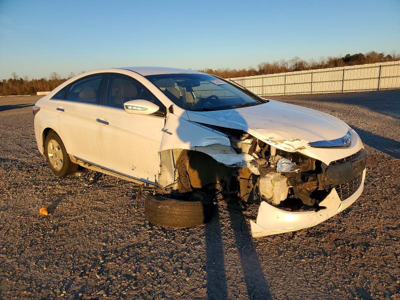 Photo 4 from auction – 2012 HYUNDAI SONATA HYBRID with VIN KMHEC4A45CA054460