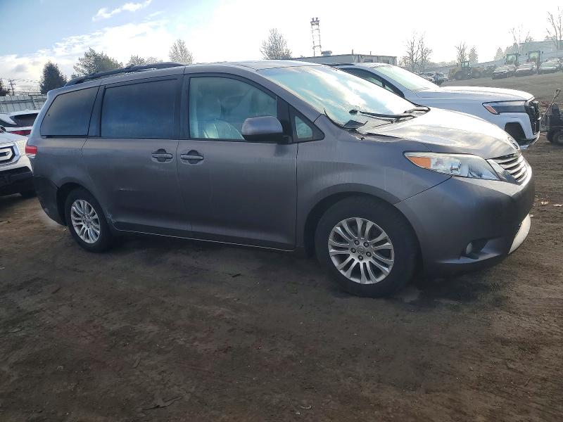 Photo 4 from auction – 2011 TOYOTA SIENNA with VIN 5TDYK3DC8BS091571